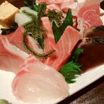 ひとし - 刺身盛り合わせ（2人前）　1,500円
