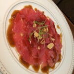 和伊彩亭 ラ・ローザ - まぐろのカルパッチョ。ジャポネソース。