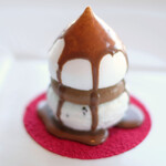 アジュール フォーティーファイブ - ランチコース 8200円 のドモリショコラ ソフトメレンゲ カルダモン