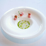 アジュール フォーティーファイブ - ランチコース 8200円 のライチリキュールのジュレ 苺添え