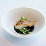 アジュール フォーティーファイブ - ランチコース 8200円 の甘鯛のポワレ