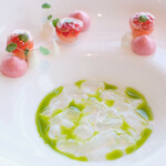 アジュール フォーティーファイブ - ランチコース 8200円 のライチリキュールのジュレ 苺添え