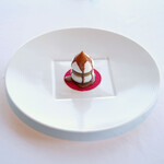 アジュール フォーティーファイブ - ランチコース 8200円 のドモリショコラ ソフトメレンゲ カルダモン