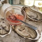 The Bar at Fortnum & Mason Terminal 5 - 料理写真:生ガキ