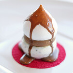 アジュール フォーティーファイブ - ランチコース 8200円 のドモリショコラ ソフトメレンゲ カルダモン