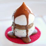 アジュール フォーティーファイブ - ランチコース 8200円 のドモリショコラ ソフトメレンゲ カルダモン