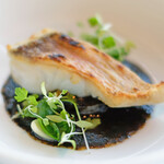 アジュール フォーティーファイブ - ランチコース 8200円 の甘鯛のポワレ