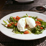 リストランテ ピッツェリア ジャンカルロ トウキョウ - ブッラータを割ると・・