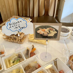 カーサ カルマ - 組み合わせ色々な詰め合わせ
      盛り付け写真がお食事のイメージを具現化してくれる