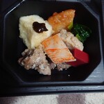 Omotenashi Ryouri Karen - 唐揚げ弁当_700円　右下のおかず