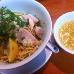 維新 - 吉備黄金鶏の鶏脂そば