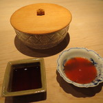 くろぎ - 熊本県産天草の初鱧の叩き  蜂蜜と日本酒で延ばした梅肉で1