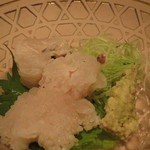 くろぎ - 熊本県産天草の初鱧の叩き  蜂蜜と日本酒で延ばした梅肉で2