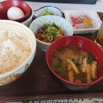 すき家 - 納豆朝食330円税込+牛小鉢110円税込(朝限定メニュー)