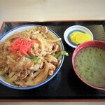 白神飯店 - 味噌ダレ肉丼780円♪