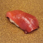 寿司つばさ - 黒マグロ(塩釜)