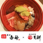 Kuwana Hamaguri Ryouri Hamaguri Shabu Shabu Kaishin - 寿司赤酢の海鮮丼（雲丹あり）