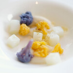 アジュール フォーティーファイブ - ランチコース 8200円 の墨イカとカリフラワー