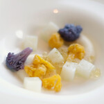 アジュール フォーティーファイブ - ランチコース 8200円 の墨イカとカリフラワー