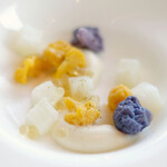 アジュール フォーティーファイブ - ランチコース 8200円 の墨イカとカリフラワー