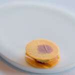 アジュール フォーティーファイブ - ランチコース 8200円 の金柑のチップス