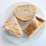 アジュール フォーティーファイブ - ランチコース 8200円 のパン