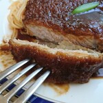 ラク亭 - 分厚い切断面