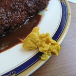 ラク亭 - 脇に味変のカラシをつけてみました