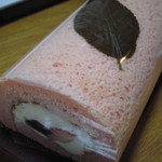 バズ サーチ - 桜のロールケーキ
