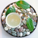 アジュール フォーティーファイブ - ランチコース 8200円 の蕪のコンソメスープ