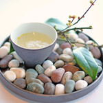 アジュール フォーティーファイブ - ランチコース 8200円 の蕪のコンソメスープ