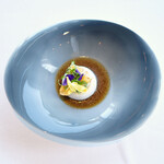 アジュール フォーティーファイブ - ランチコース 8200円 の菊芋と卵黄のメレンゲ仕立て