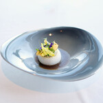 アジュール フォーティーファイブ - ランチコース 8200円 の菊芋と卵黄のメレンゲ仕立て