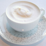 アジュール フォーティーファイブ - ランチコース 8200円 のカプチーノ