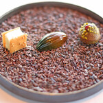 アジュール フォーティーファイブ - ランチコース 8200円 の小菓子