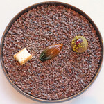 アジュール フォーティーファイブ - ランチコース 8200円 の小菓子