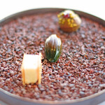 アジュール フォーティーファイブ - ランチコース 8200円 の小菓子