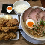 ラー麺 陽はまた昇る - とりとんＥｘ（トッピング卵）からあげ３個+ご飯セット