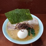 横浜ラーメン　壱鉄家 - チャーシューメン900円・味玉100円