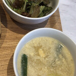 韓国酒場 キッチンネスタル - セットのサラダとスープ