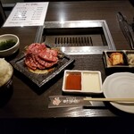 和牛焼肉 味道苑 池袋はなれ - 上カルビ定食。