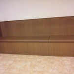 らーめん 陸 - 店内奥に待ち席設置。