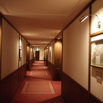 万平ホテル - ウスイ館の廊下