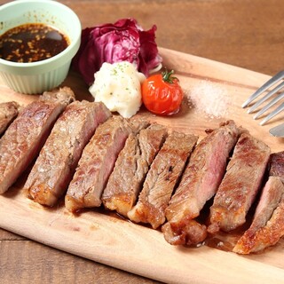 お肉料理も充実♪