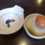 びっくり焼き亭 - 卵１００円は別皿で出てきます