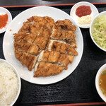 中華料理 麒麟 - 日替わり定食 炸鶏排定食(600円)