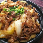 Oosaka Yakiniku Horumon Futago - やめられないとまらない丼 700円、ご飯大盛り無料になります