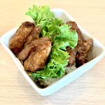 やきとん ユカちゃん 麻布ふじ嶋 - 新鮮すぎるハラミ・タンを両方味わえる贅沢な肉丼！