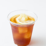 ポーたま - ドリンク写真:レモンスライス3枚入りでフレッシュなさわやかさ。ポーたまとよく合います。