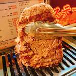 ホルモン焼肉　笑炎 - 